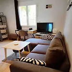 Des Pins - Jolie Proche De La Villa *